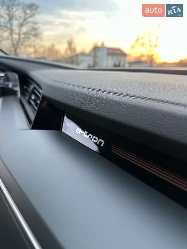 Внедорожник / Кроссовер Audi e-tron 2021 в Киеве