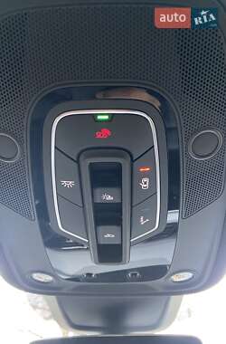 Позашляховик / Кросовер Audi e-tron 2020 в 