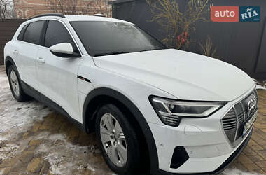 Внедорожник / Кроссовер Audi e-tron 2020 в 