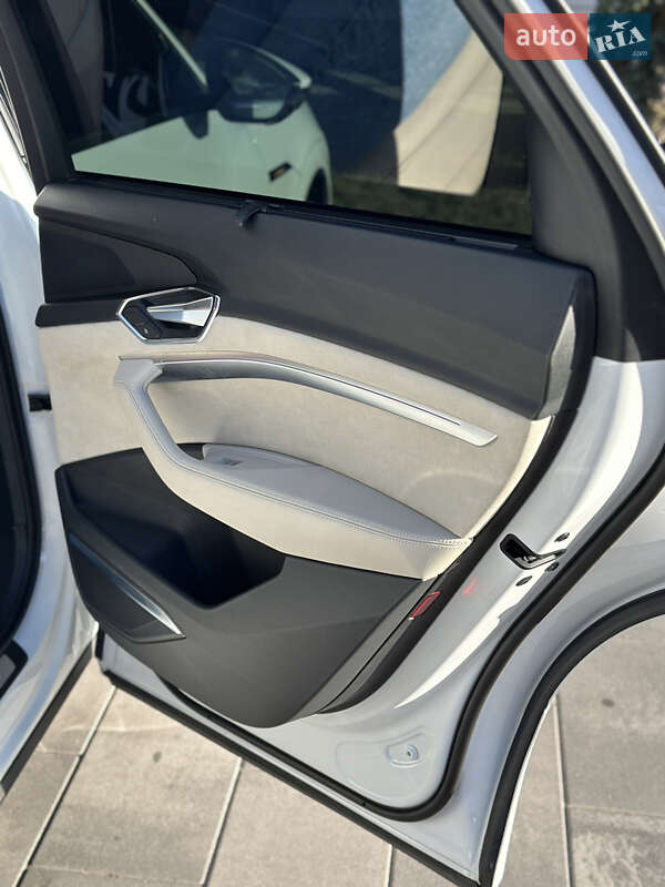 Внедорожник / Кроссовер Audi e-tron 2019 в Полтаве