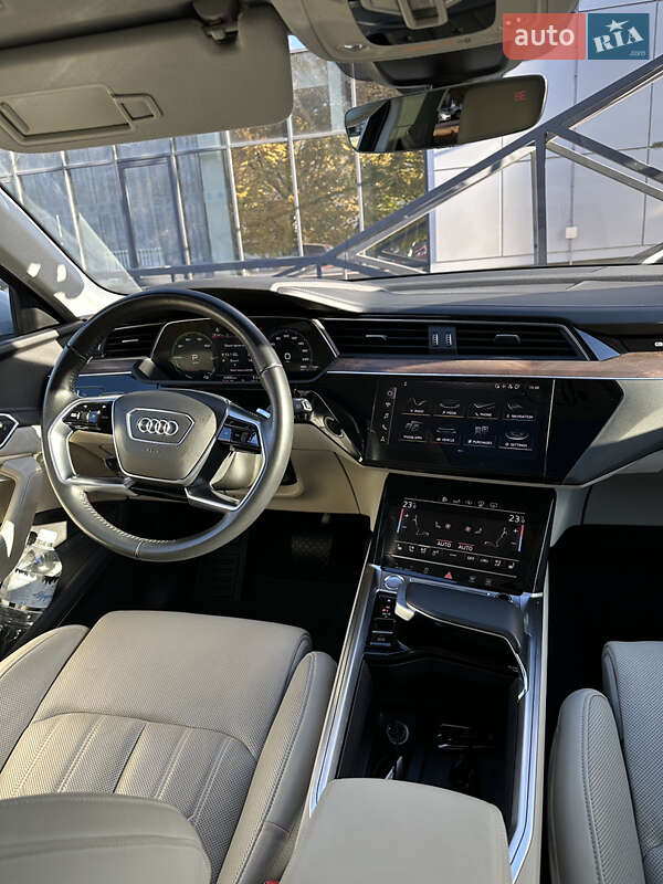 Внедорожник / Кроссовер Audi e-tron 2019 в Полтаве