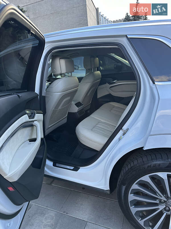 Внедорожник / Кроссовер Audi e-tron 2019 в Полтаве