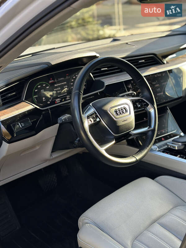 Внедорожник / Кроссовер Audi e-tron 2019 в Полтаве