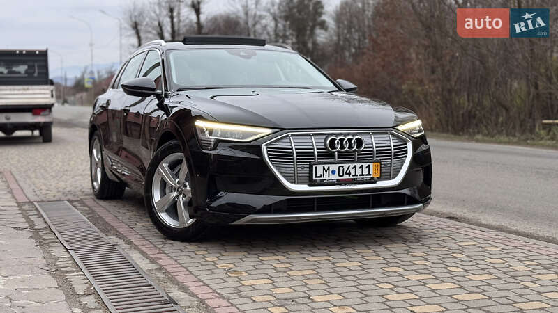 Позашляховик / Кросовер Audi e-tron 2020 в Сваляві