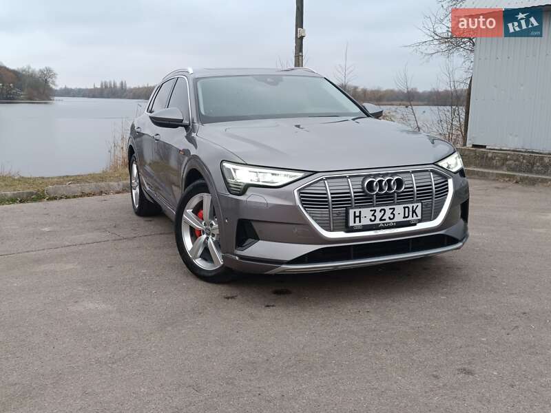 Audi e-tron 2019