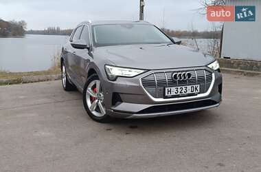 Внедорожник / Кроссовер Audi e-tron 2019 в 
