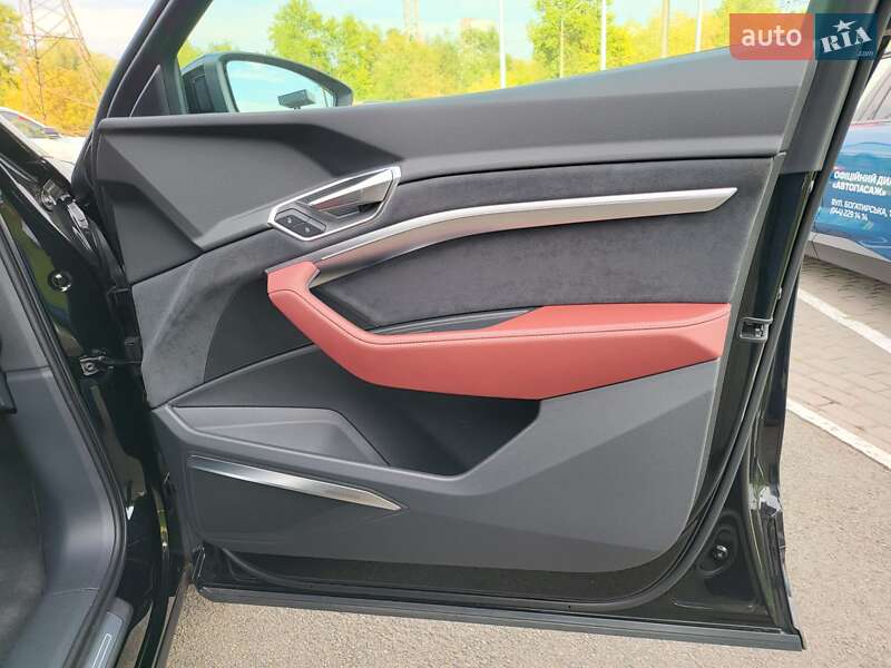Внедорожник / Кроссовер Audi e-tron 2022 в Киеве