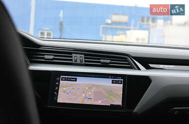 Внедорожник / Кроссовер Audi e-tron 2020 в 