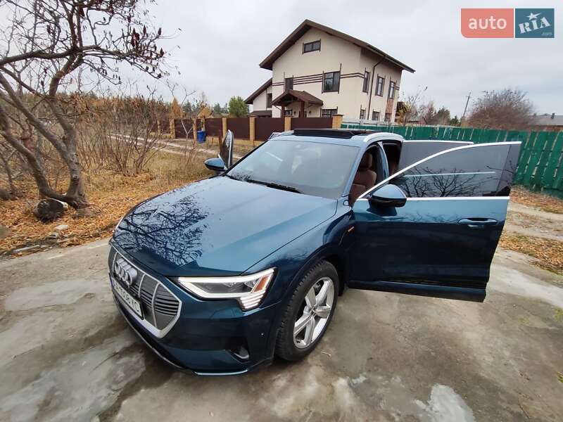 Позашляховик / Кросовер Audi e-tron 2019 в Києві