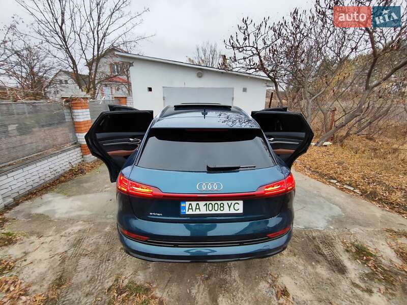Позашляховик / Кросовер Audi e-tron 2019 в Києві