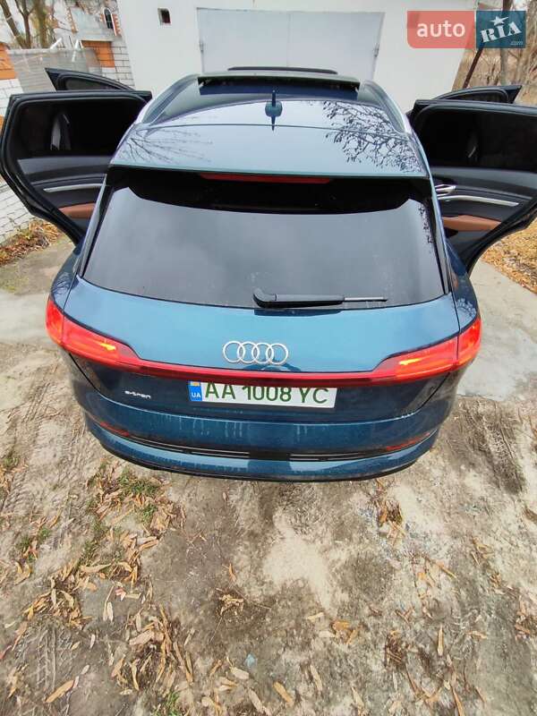Позашляховик / Кросовер Audi e-tron 2019 в Києві
