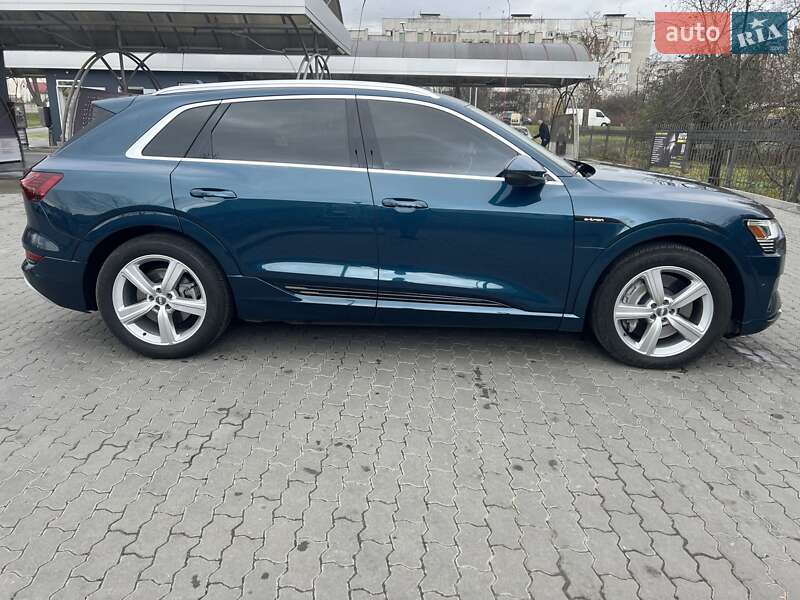 Позашляховик / Кросовер Audi e-tron 2019 в Львові