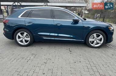 Внедорожник / Кроссовер Audi e-tron 2019 в 