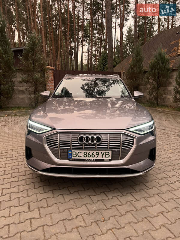 Позашляховик / Кросовер Audi e-tron 2019 в Львові