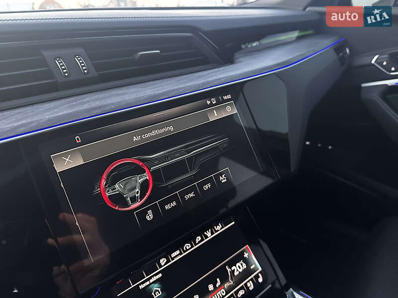 Позашляховик / Кросовер Audi e-tron 2022 в Києві