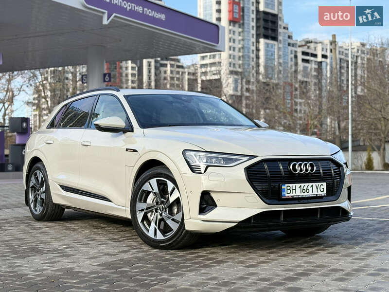 Audi e-tron 2021