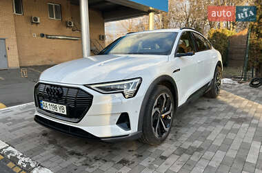 Позашляховик / Кросовер Audi e-tron 2022 в Києві