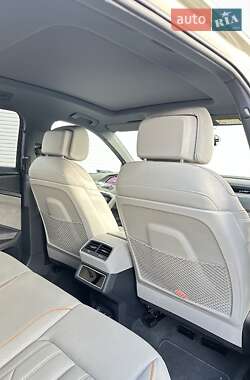 Внедорожник / Кроссовер Audi e-tron 2019 в 