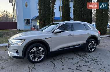 Внедорожник / Кроссовер Audi e-tron 2021 в Ровно