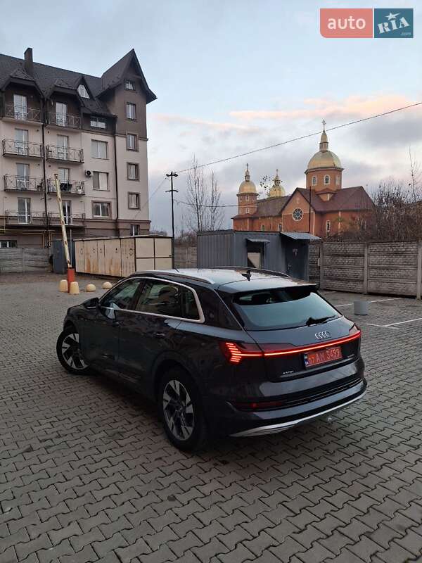 Внедорожник / Кроссовер Audi e-tron 2020 в Ужгороде