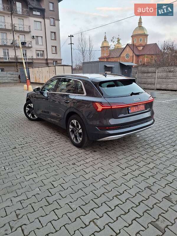 Внедорожник / Кроссовер Audi e-tron 2020 в Ужгороде