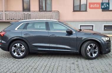 Внедорожник / Кроссовер Audi e-tron 2020 в 