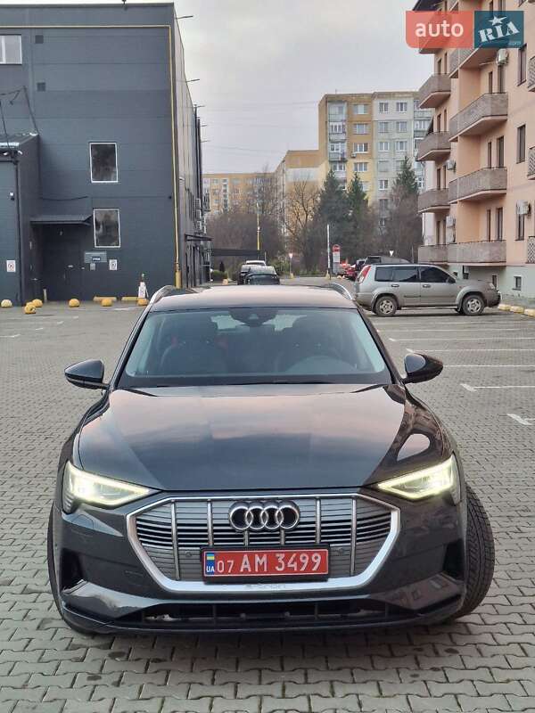 Внедорожник / Кроссовер Audi e-tron 2020 в Ужгороде