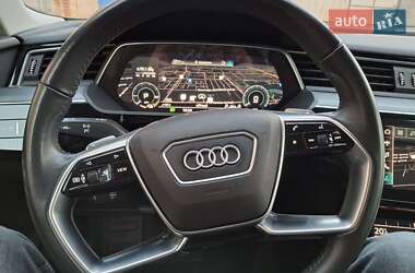Внедорожник / Кроссовер Audi e-tron 2020 в 