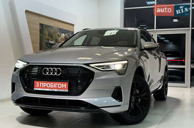 Внедорожник / Кроссовер Audi e-tron 2020 в 