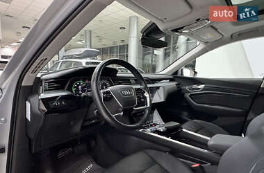 Внедорожник / Кроссовер Audi e-tron 2020 в 