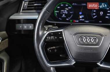 Позашляховик / Кросовер Audi e-tron 2019 в 
