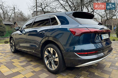 Внедорожник / Кроссовер Audi e-tron 2020 в 