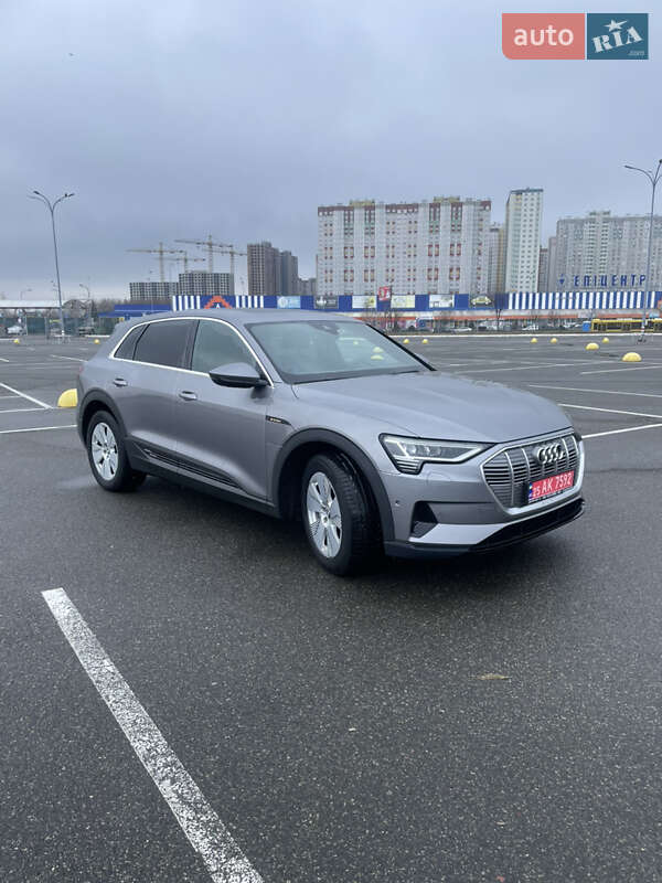 Внедорожник / Кроссовер Audi e-tron 2020 в Киеве