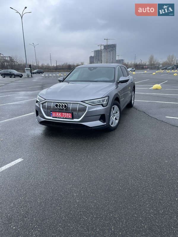 Внедорожник / Кроссовер Audi e-tron 2020 в Киеве