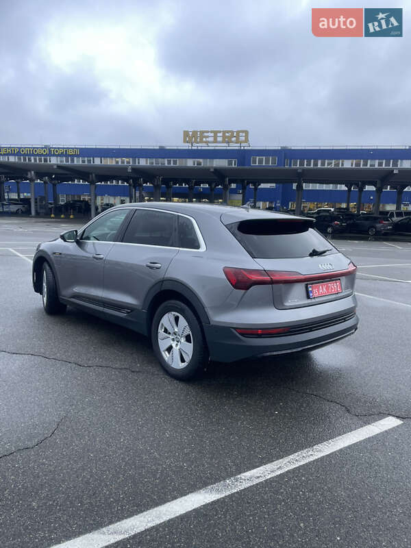 Внедорожник / Кроссовер Audi e-tron 2020 в Киеве