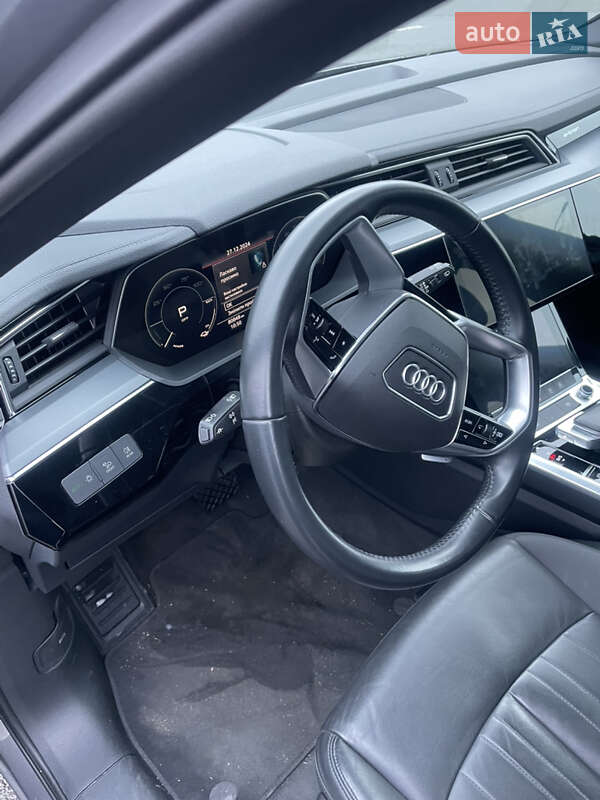 Внедорожник / Кроссовер Audi e-tron 2020 в Киеве