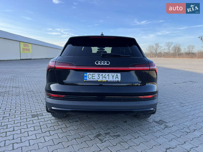 Позашляховик / Кросовер Audi e-tron 2022 в Чернівцях