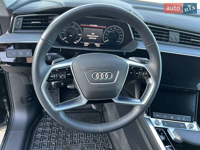 Позашляховик / Кросовер Audi e-tron 2022 в Чернівцях