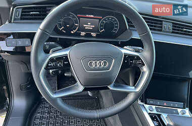 Внедорожник / Кроссовер Audi e-tron 2022 в 