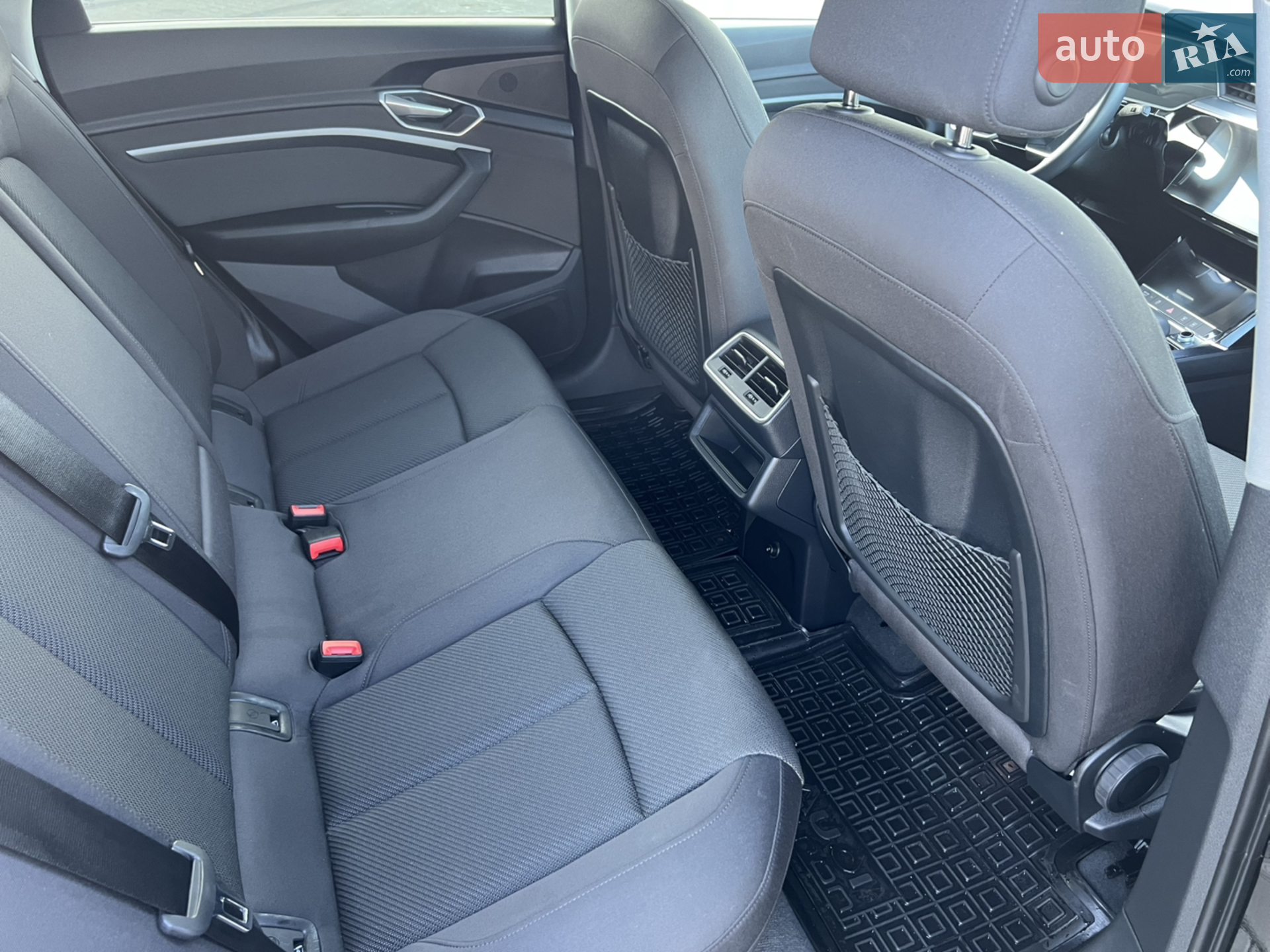 2022 Audi e-tron - мініатюра 22