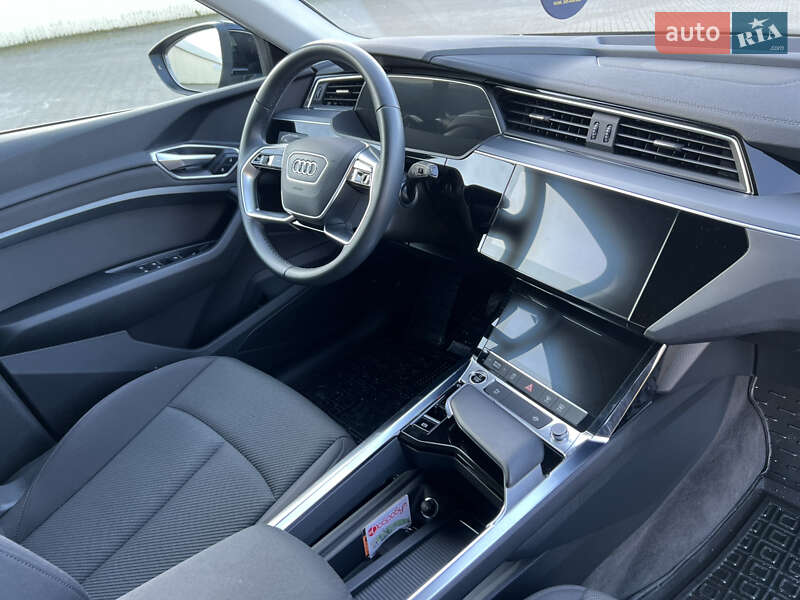 Позашляховик / Кросовер Audi e-tron 2022 в Чернівцях