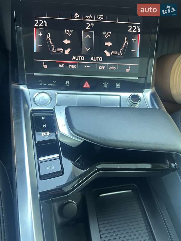 Внедорожник / Кроссовер Audi e-tron 2019 в Черновцах