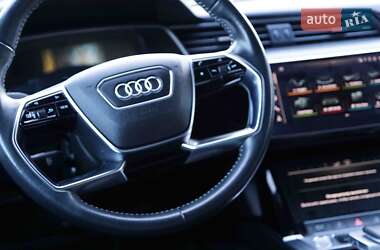 Внедорожник / Кроссовер Audi e-tron 2019 в 