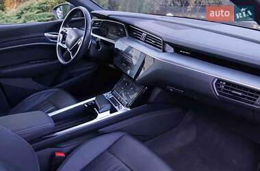 Внедорожник / Кроссовер Audi e-tron 2019 в 