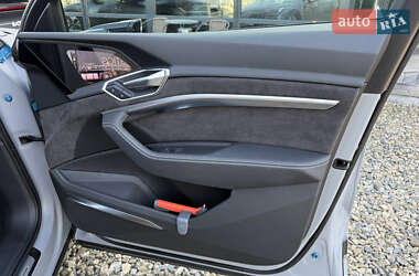 Внедорожник / Кроссовер Audi e-tron 2019 в 