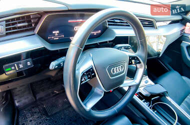 Внедорожник / Кроссовер Audi e-tron 2020 в 