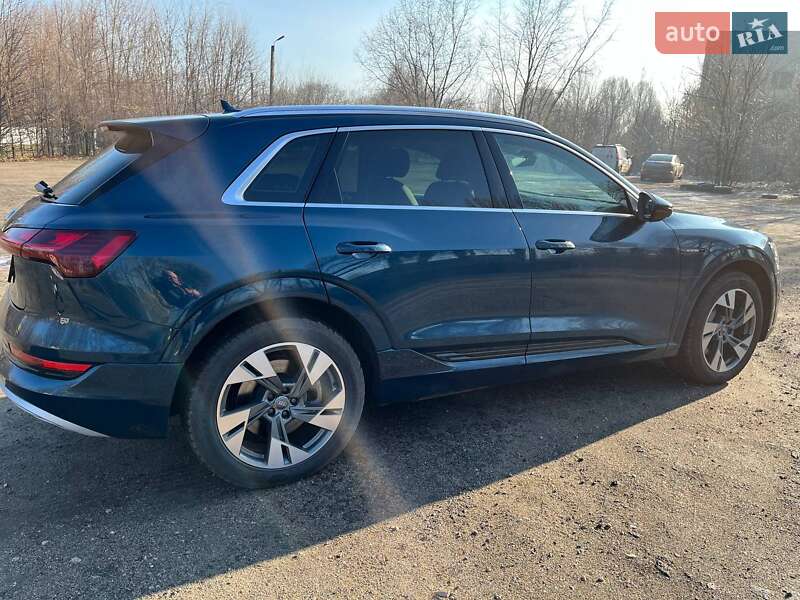 Внедорожник / Кроссовер Audi e-tron 2020 в Днепре