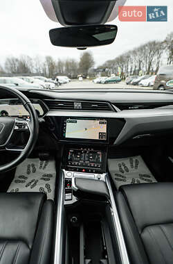 Внедорожник / Кроссовер Audi e-tron 2020 в 