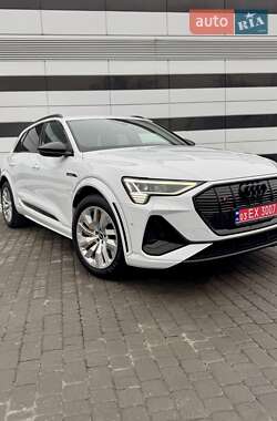 Позашляховик / Кросовер Audi e-tron 2021 в Рівному