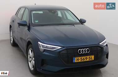 Внедорожник / Кроссовер Audi e-tron 2020 в 